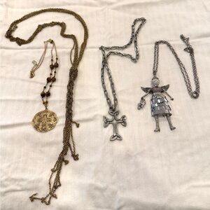 4 Metallic colored necklace bundle (silver, gold)